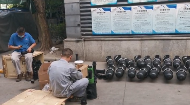 疊片污水處理器，正在裝配